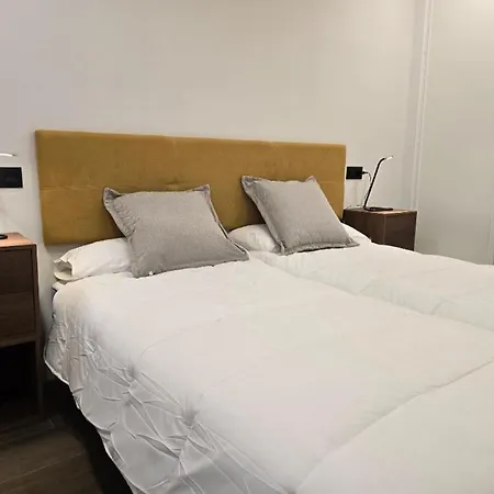 El Casal, Casa Amparo Apartman Grado